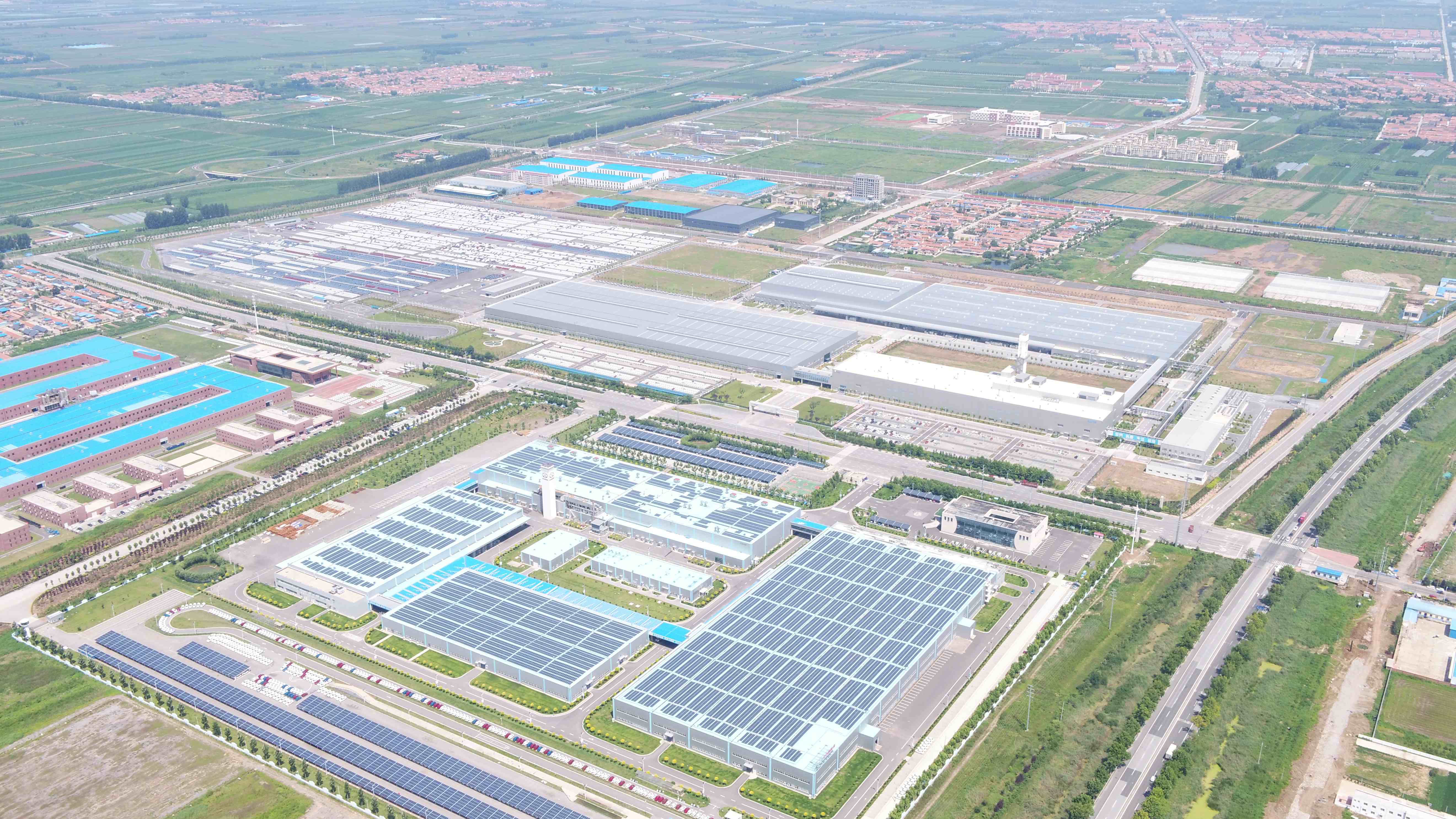 av直播
莱西平度公司北汽新能源汽车莱西生产基地二期项目实景图1_compressed